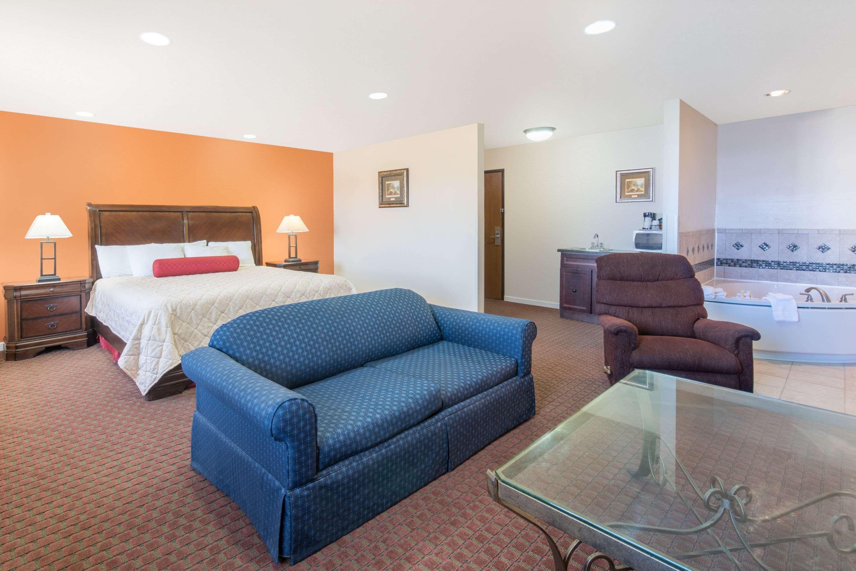Days By Wyndham Hotel